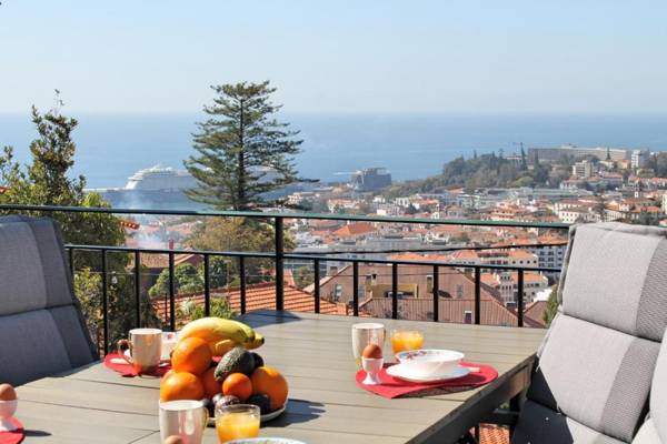 Magnificent Funchal Villa Villa Luzia 5 Bedrooms Sea City Views Pool Table