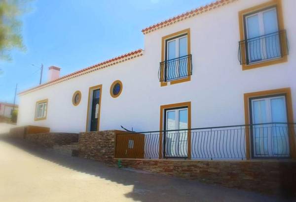 7 bedrooms house with enclosed garden and wifi at Corte de Pao E Agua