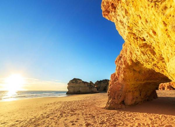 Villa Carvoeiro Tennis - Villa with tennis court and private heated swimming pool in Carvoeiro