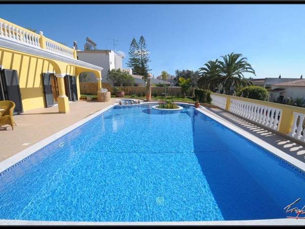 Villa Sesmarias Lux is a Luxury villa with private swimming poolm sea-views and AC