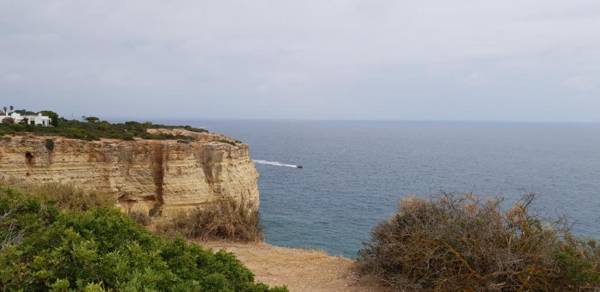 T0 Junto a Praia de Vale Centeanes / Carvoeiro