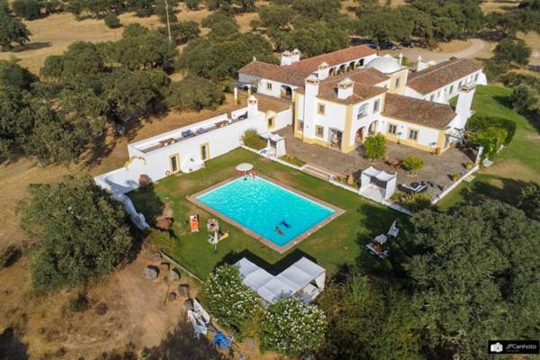 Rosa Estates The Farmhouse & Stables