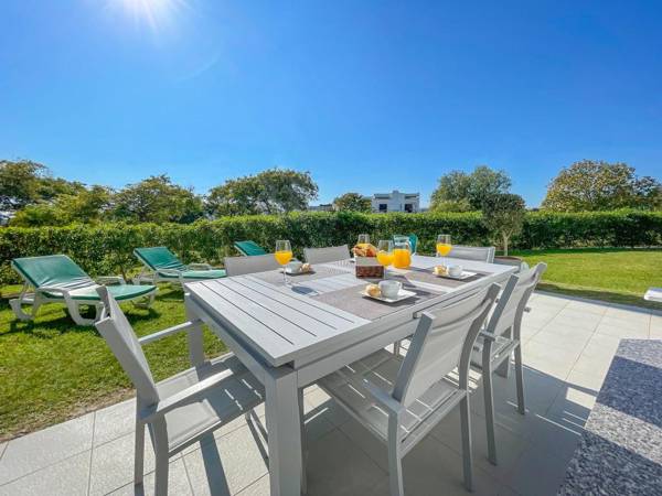 Luxury 3 Bedroom Apartment Pool Garden Views Clube Albufeira near Old Town