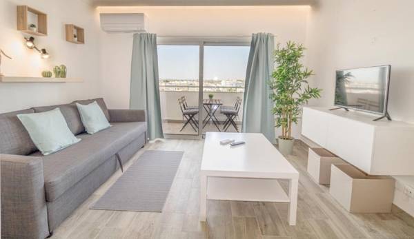 #48 Modern & High Floor Flat with Stunning View Pool