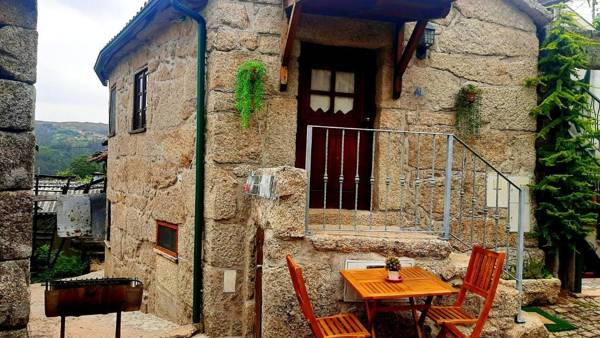 One bedroom villa with balcony and wifi at Lindoso