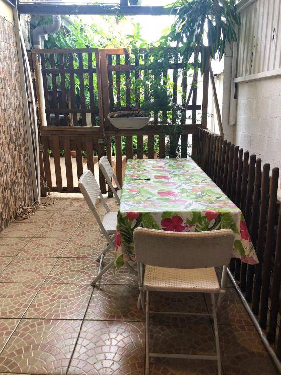 Studio avec jardin clos et wifi a Saint Pierre