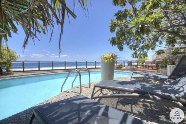 Villa Bois de Vie - 217m2 - Piscine - Pieds dans l'eau - Plage de Grand Fond