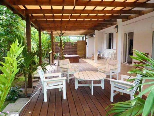 Appartement de 3 chambres avec vue sur la mer jacuzzi et jardin clos a Bois de Nefles Saint Paul