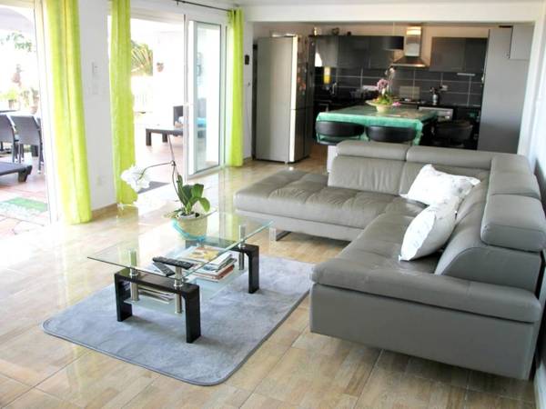 Villa de 2 chambres avec vue sur la mer piscine privee et jardin clos a Le Tampon