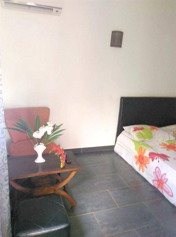 Maison d'une chambre avec piscine partagee jardin amenage et wifi a Ravine des Cabris a 7 km de la plage