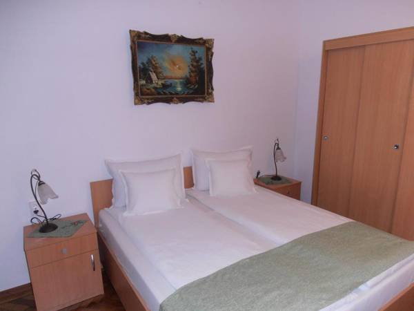 Nicolas Central Apartament