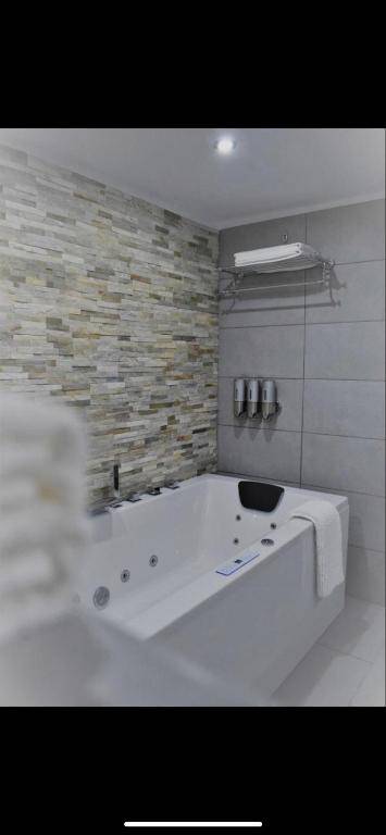 For You Apartments Gold & Silver