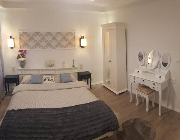 Casa Randunicii - Swallow House