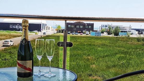 Stefi Summerland Mamaia