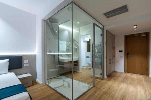 Poeme Mamaia Retreat