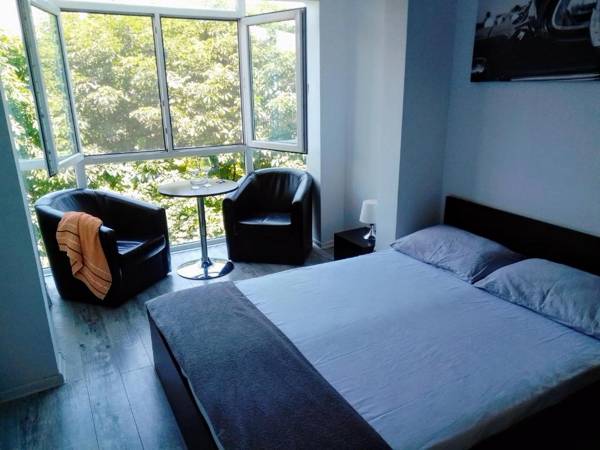 Hostel Florentin camere băi comune acces bucatarie smart tv Netflix Constanta