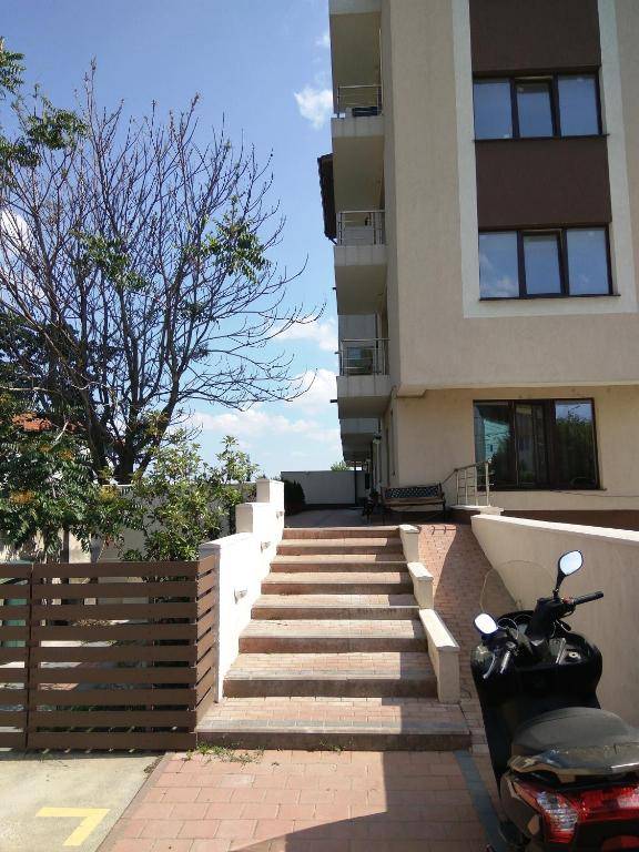 Tracia by Pipera Lake Apts.