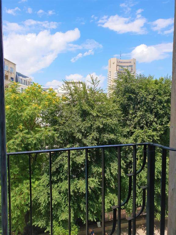 Studio Central Exer V