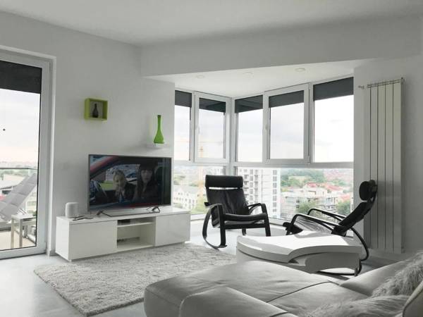 Luxury Westpark 2 Residence with Lake View