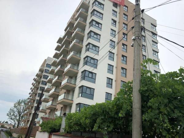 Luxury Westpark 2 Residence with Lake View