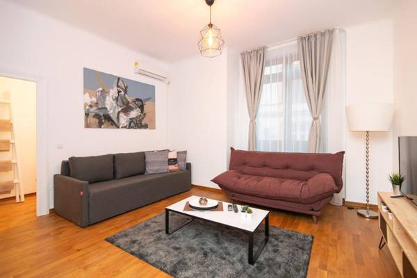 Enjoy beauty of Bucharest from lovely Apartment