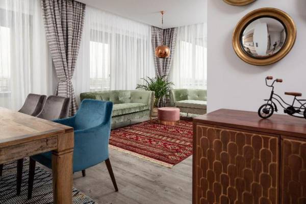 Kanopian Penthouse Hotel