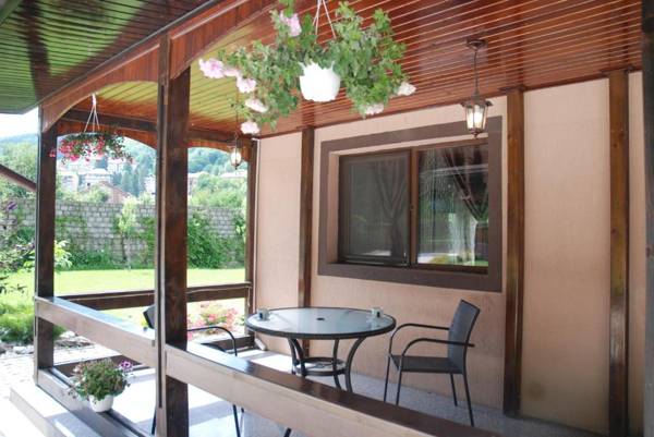 Pensiunea Roua Florilor