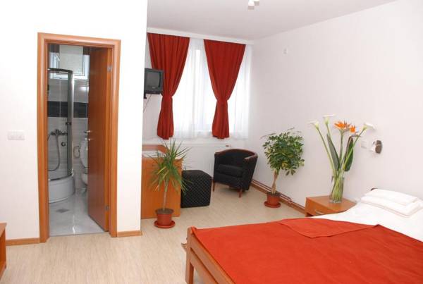 M Garni Hotel