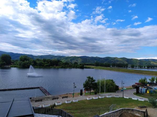 Prenoćište Srebrno Jezero