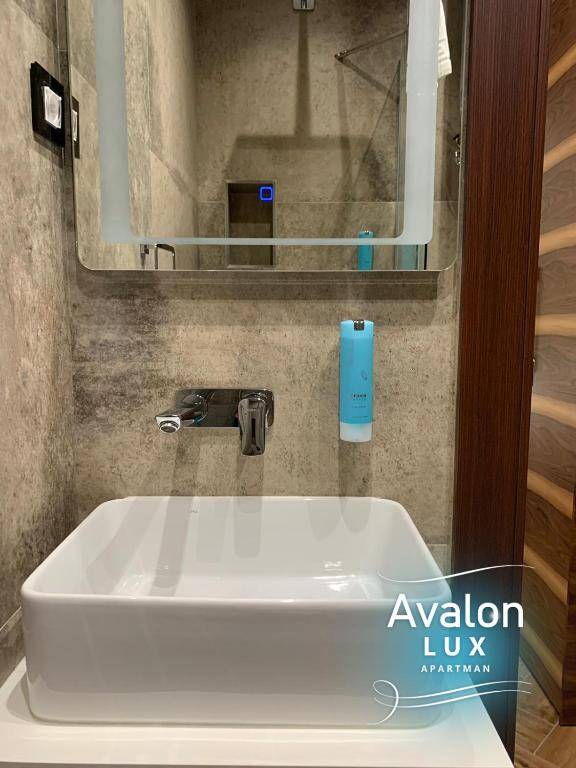 Avalon Lux Studio Apartment