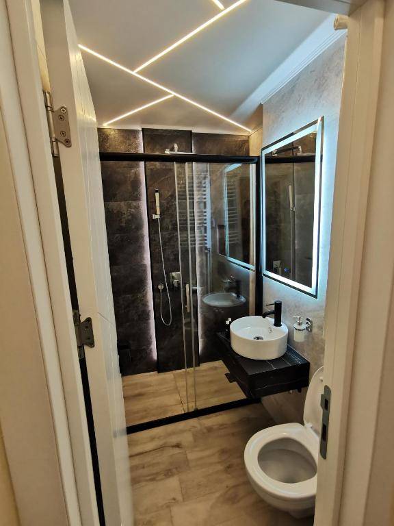 Brend new luxurious apartment in center with parking spot