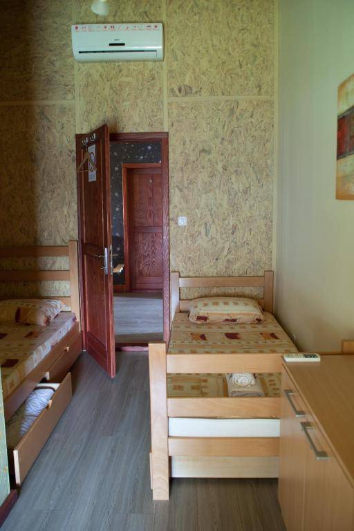 San Art Floating Hostel & Apartments