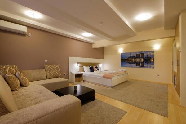 Airport Hotel Garni