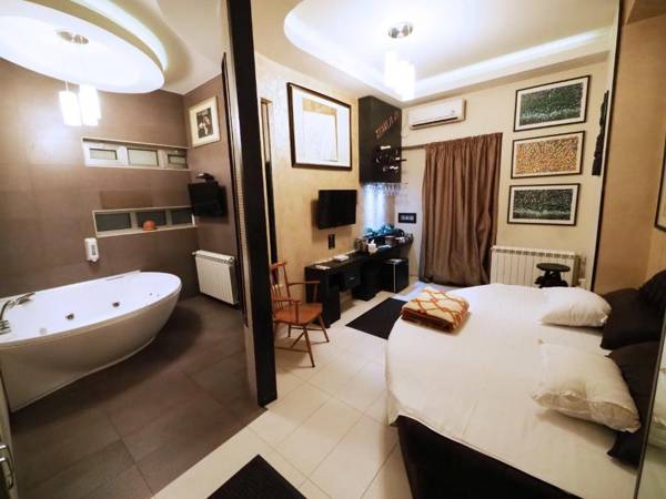 KennedyLux Apartment