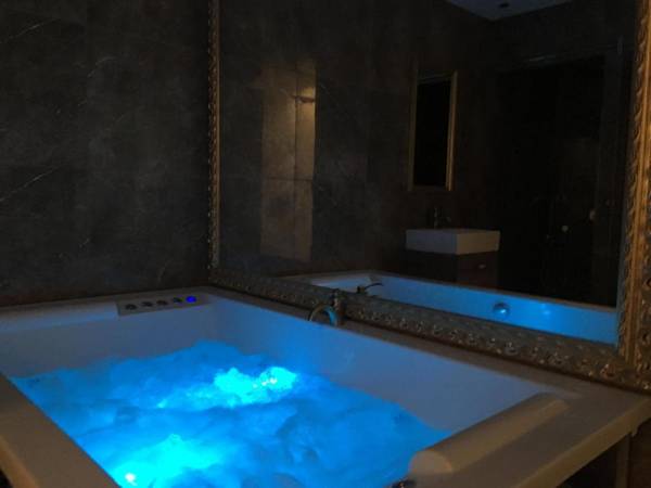 Central Business Apartments Jacuzzi