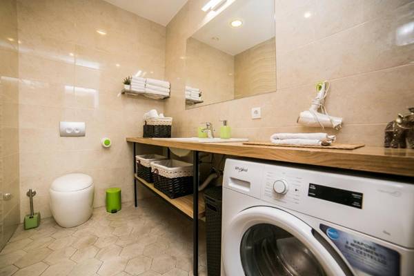 Cosmopolitan Apartment