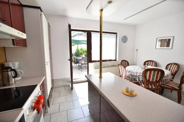 Villa Mina Kladovo entire house with private swimming pool