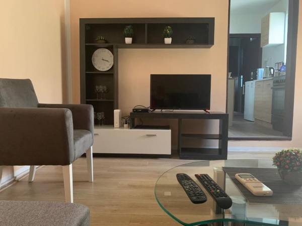 Mikina Oaza Mikas Oasis