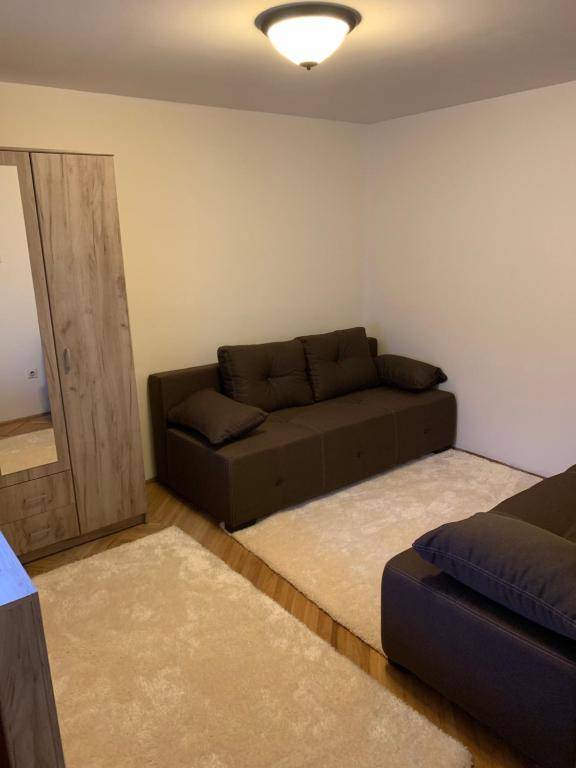 Mikina Oaza Mikas Oasis