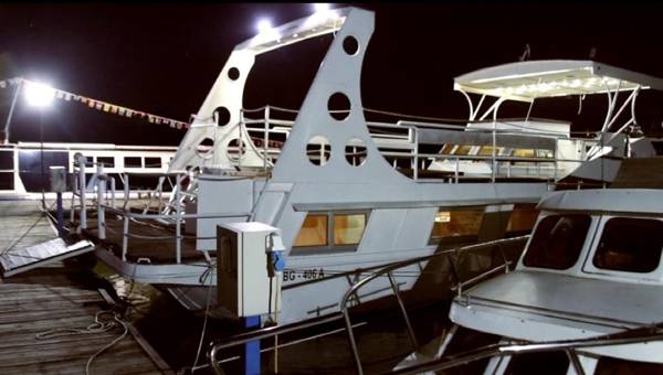 Free Room Boat Apartment