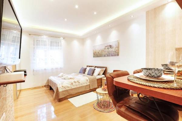 Best time for Intermezzo Apartment
