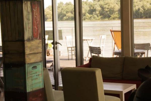 ArkaBarka Floating Hostel and Apartments