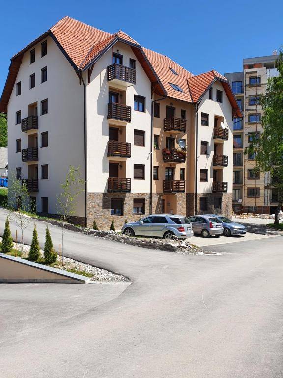 Maksim Delux Apartman