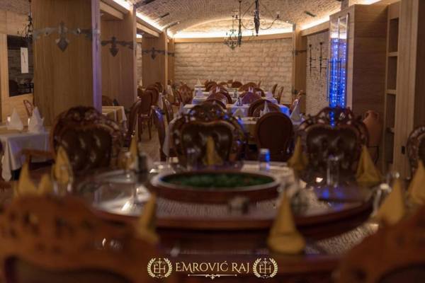 HOTEL EMROVIC RAJ