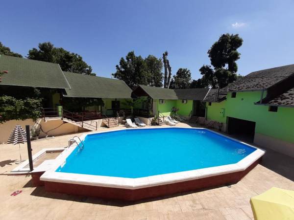 Pool and Villa Splav Dunavac