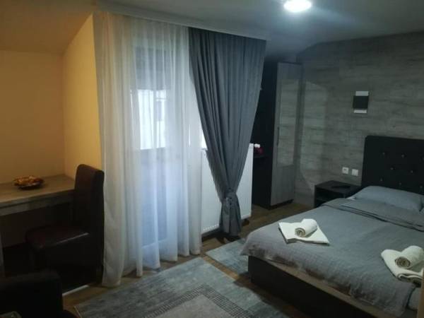 Prenoćište Day Holiday