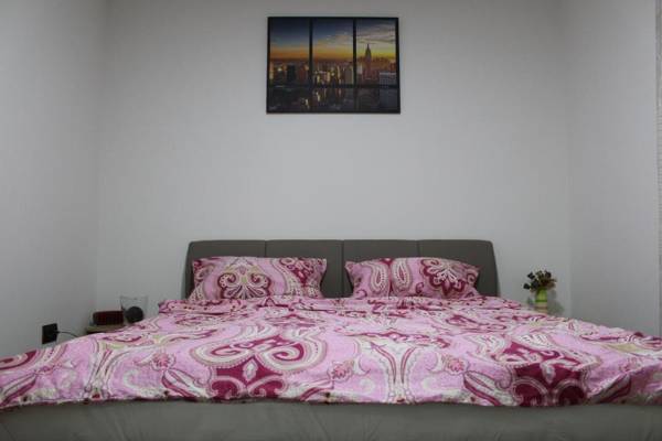 2BR Airport Accommodation near E75 with Free Private Parking