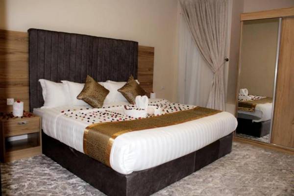 Lavent Park Hotel Suites