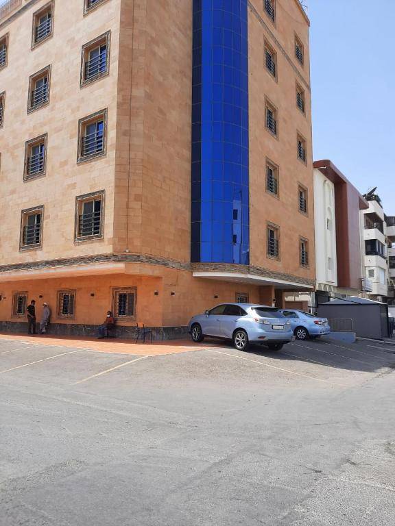 العنقود الأحمر Lavana - شارع صاري