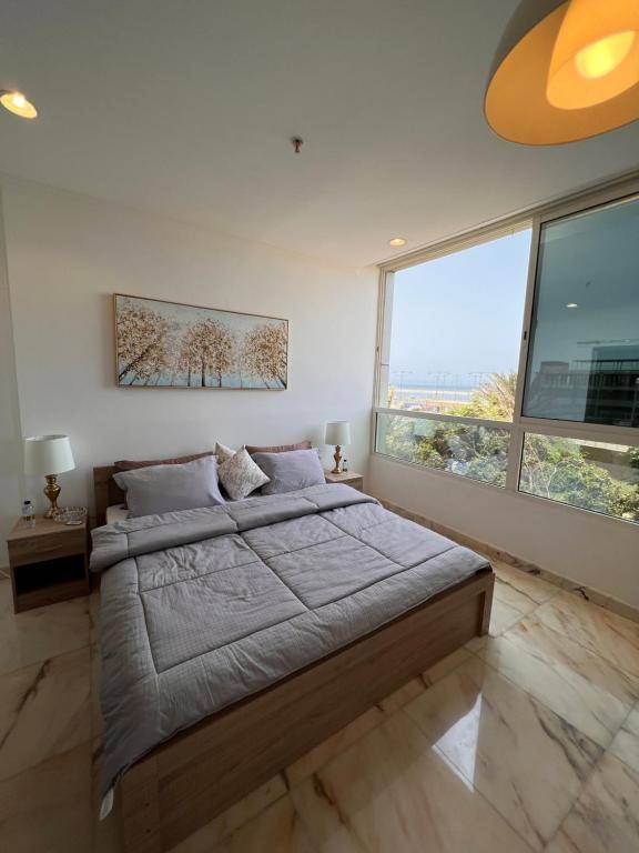 Luxurious Modern Apartment Sea View